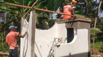 Pembangunan MCK Mushola Dadok Oleh Satgas TMMD Ke 128 Di Sungai Geringging