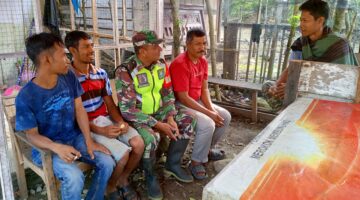 Memupuk Rasa Kekompakan, Babinsa Posramil Beutong Ateuh Banggalang Komsos Bersama Pemuda di Desa Binaan.