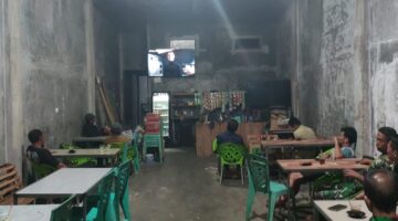 Babinsa Koramil 03 Senagan Timur Nobar Piala Dunia 2026 Perkokoh Kebersamaan Bersama warga Binaan