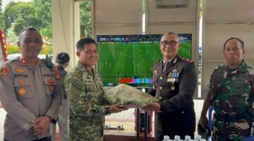 Danramil Koja Beri Kejutan HUT Bhayangkara ke-80 di Polsek Koja, Perkuat Soliditas TNI-Polri