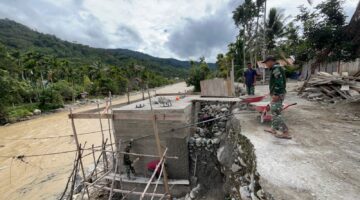 Semangat TNI dalam Pengerjaan Jembatan Perintis terus di lakukan di Beutong Ateuh Benggalang