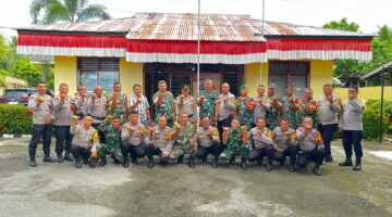 Babinsa Koramil 05/Lubuk Alung Laksanakan Komsos, Dukung Pelaku UMKM Kerupuk Singkong