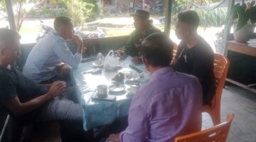Babinsa Koramil 03/Parongil Perkuat Silaturahmi dan Deteksi Dini di Desa Binaan Lewat Ngopi Bareng