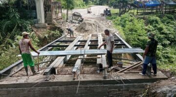 Sinergi Babinsa dan Warga Masyarakat Bangun Jembatan Beton