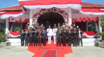 Dandim 0116/Nagan Raya Hadiri Upacara HUT RI ke-81: Paskibraka Kibarkan Merah Putih dengan Sempurna di Alun-Alun Suka Makmue