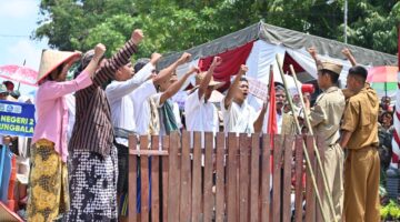 Semarak HUT-81 Kemerdekaan RI, Walikota dan Wakil Walikota Tanjungbalai Sambut Arak Arakan dan Atraksi Pawai Karnaval
