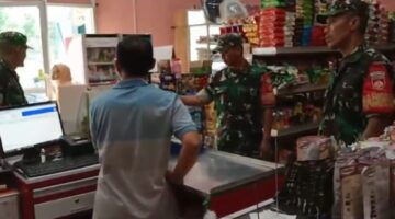 Babinsa Plumbungan Pantau Harga Sembako, Pastikan Stok dan Daya Beli Warga