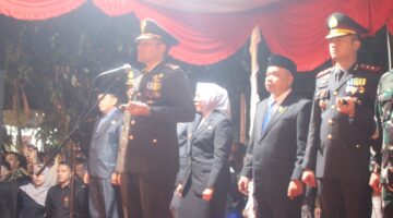 Dandim 0209/LB Pimpin Upacara Taptu dan Lepas Pawai Obor HUT Ke-81 RI di Labuhanbatu