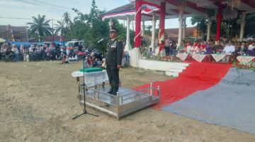 Khidmat, Danramil 12/LP Pimpin Upacara Penurunan Bendera Merah Putih HUT Ke-81 RI di Sungai Kanan