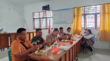 Babinsa Koramil 02/Sidikalang Hadiri Resepsi HUT RI, Apresiasi Dedikasi Paskibra