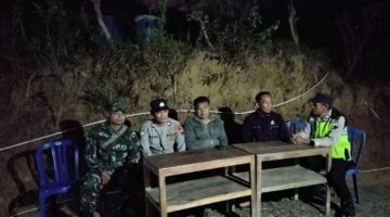 Babinsa Karangtengah Patroli Malam Tingkatkan Pengawasan Guna Cegah Gangguan Kamtibmas