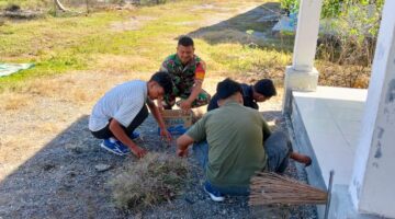 UNTUK MEMPERAT TALI SILAHTURAHMI BERSAMA PEMUDA BABINSA MELAKSANAKAN GOTONG ROYONG
