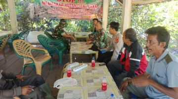 Babinsa Koramil 05/Darul Makmur Laksanakan Penyuluhan Pencegahan Pembakaran Hutan dan Lahan