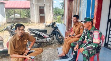 Silaturahmi dan Koordinasi, Babinsa Posramil Tadu Raya Gelar Komsos Bersama Aparatur Desa Simpang Jaya