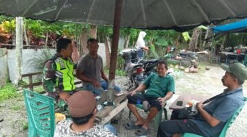 Jaga Sinergitas Babinsa Posramil Kuala Pesisir Jalin Komsos Dengan Aparatur Desa Di Desa Binaan