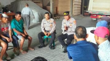 Jaga Jakarta On The Spot, Polsek Kawasan Kalibaru Ajak Pekerja Pelabuhan Bersama Jaga Kamtibmas