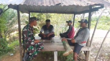 Perkuat Sinergi Antarwarga Babinsa Posramil Tadu Raya Gelar Program Komukasi Sosial Terpadu