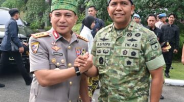 Jalin Soliditas dan Kebersamaan, Danrem 031/WB Hadiri Acara Kenal Pamit Kapolda Riau